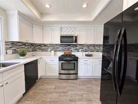 Kitchen - 6257 Danbrook, Riverside, CA 92506 photo 4 of 6