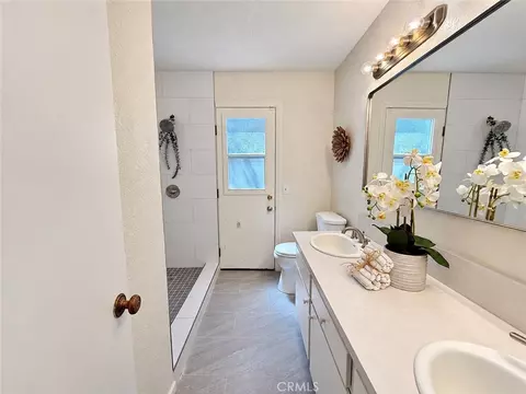 Bath - 6257 Danbrook, Riverside, CA 92506 photo 2 of 8