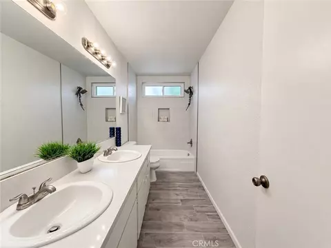 Bath - 6257 Danbrook, Riverside, CA 92506 photo 8 of 8