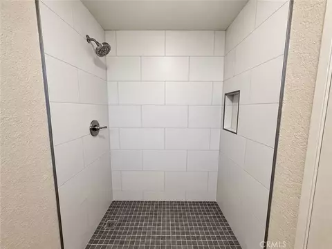 Bath - 6257 Danbrook, Riverside, CA 92506 photo 6 of 8