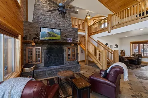 Living - 42324 Eagle Ridge Rd, Big Bear Lake, CA 92315 photo 6 of 8