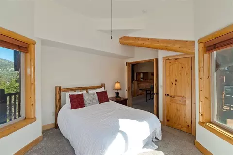 Bedroom - 42324 Eagle Ridge Rd, Big Bear Lake, CA 92315 photo 4 of 10