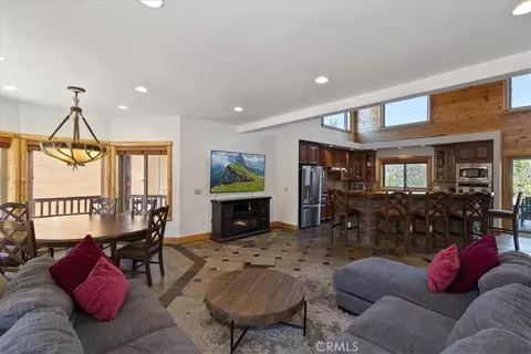 Living - 42324 Eagle Ridge Rd, Big Bear Lake, CA 92315 photo 3 of 8