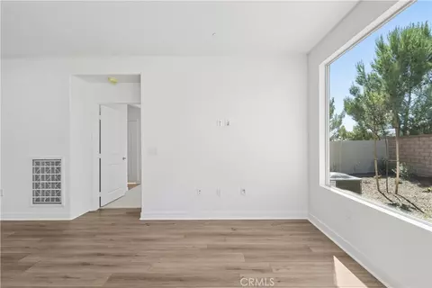 Living - 1565 Winding Sun Dr, Beaumont, CA 92223 photo 2 of 4