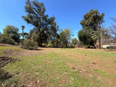 Exterior - 1795 Prince Albert, Riverside, CA 92507 photo 7 of 7