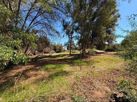 Exterior - 1795 Prince Albert, Riverside, CA 92507 photo 6 of 7