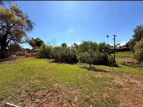 Exterior - 1795 Prince Albert, Riverside, CA 92507 photo 4 of 7