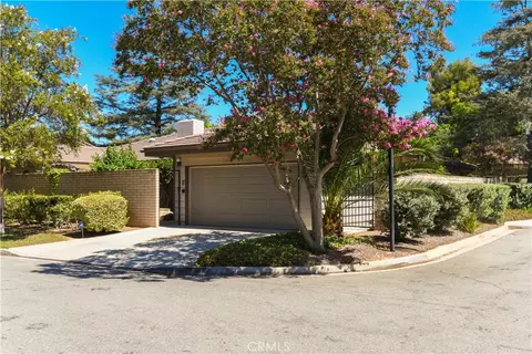 5468 Apricot Ln, Riverside, CA 92506