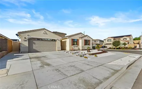Exterior - 718 Torrey Ct, Perris, CA 92571 photo 3 of 6