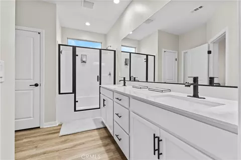 Bath - 718 Torrey Ct, Perris, CA 92571 photo 1 of 2