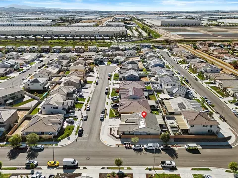 View/Area - 718 Torrey Ct, Perris, CA 92571 photo 5 of 6