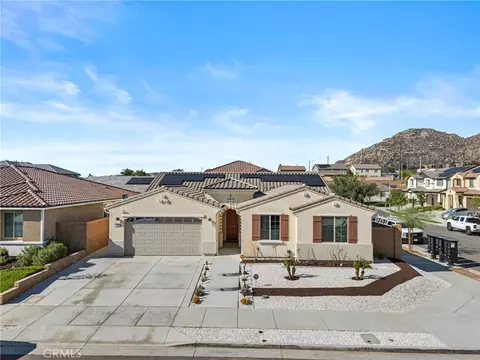 Exterior - 718 Torrey Ct, Perris, CA 92571 photo 2 of 6
