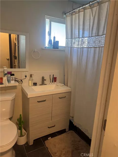 Bath - 8196 Pepper Ave, Fontana, CA 92335 photo 4 of 4