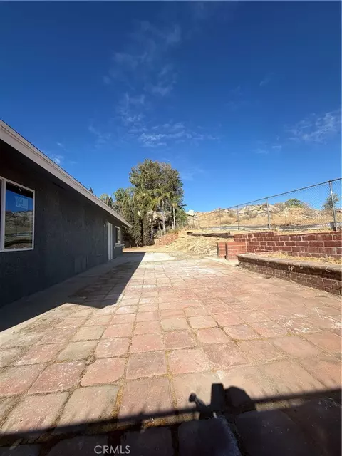 Exterior - 560 W 10th St, Perris, CA 92570 photo 3 of 3