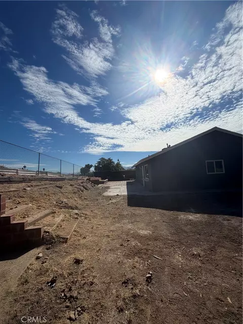 Exterior - 560 W 10th St, Perris, CA 92570 photo 2 of 3