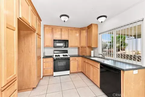 Kitchen - 2877 Sulky Ct, Riverside, CA 92504 photo 4 of 5