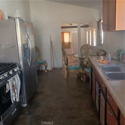 421 E Barbour St, Banning, CA 92220 photo 3