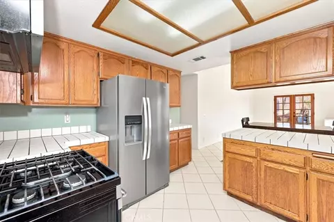 Kitchen - 14464 Harvey, Riverside, CA 92503 photo 3 of 7