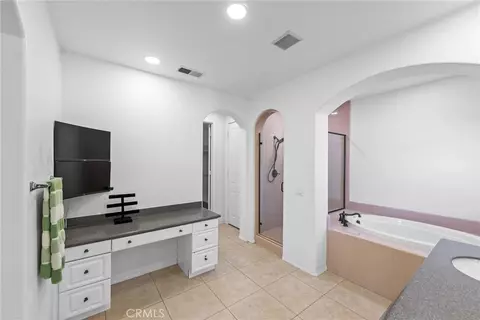 Bath - 11912 Abington St, Riverside, CA 92503 photo 4 of 5