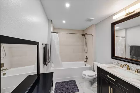 Bath - 10302 Carrari, Rancho Cucamonga, CA 91737 photo 4 of 5