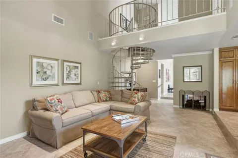 Living - 5872 Shaker, Riverside, CA 92506 photo 4 of 12