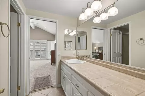 Bath - 5872 Shaker, Riverside, CA 92506 photo 6 of 7