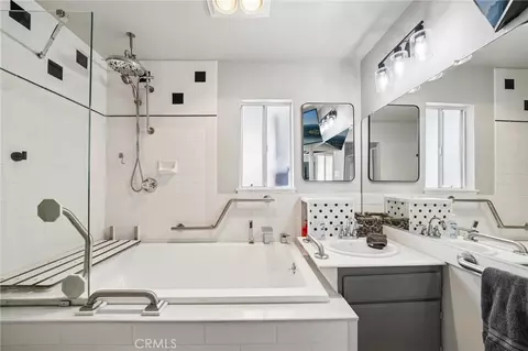 Bath - 4535 Albion Dr, Riverside, CA 92503 photo 2 of 5