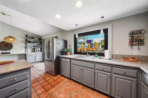Kitchen - 4535 Albion Dr, Riverside, CA 92503 photo 5 of 8