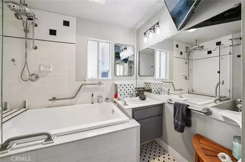 Bath - 4535 Albion Dr, Riverside, CA 92503 photo 4 of 5