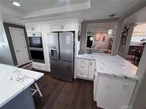 Kitchen - 5260 Desert View Ln, Wrightwood, CA 92397 photo 3 of 6