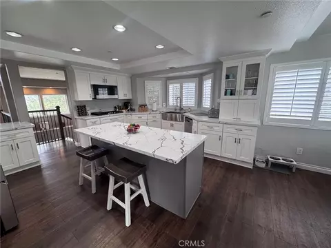 Kitchen - 5260 Desert View Ln, Wrightwood, CA 92397 photo 4 of 6