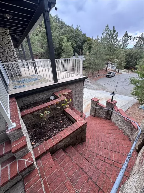 Exterior - 5260 Desert View Ln, Wrightwood, CA 92397 photo 4 of 13