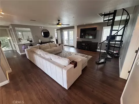 Living - 5260 Desert View Ln, Wrightwood, CA 92397 photo 4 of 5