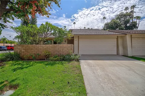 Exterior - 6624 Banyan, Riverside, CA 92506 photo 4 of 16