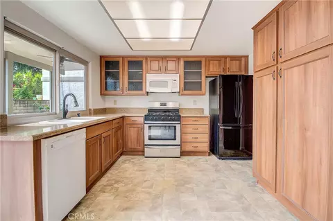 Kitchen - 6624 Banyan, Riverside, CA 92506 photo 3 of 6