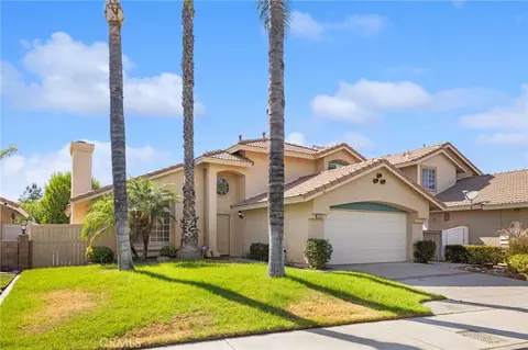 7888 Beckett Ct, Highland, CA 92346
