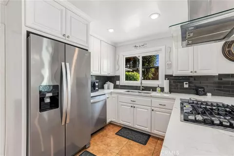 Kitchen - 15518 S Stanford, Compton, CA 90220 photo 3 of 4