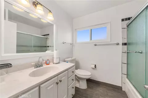 Bath - 15518 S Stanford, Compton, CA 90220 photo 2 of 3