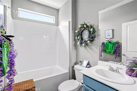Bath - 4570 Eagle Ave, Perris, CA 92571 photo 1 of 4