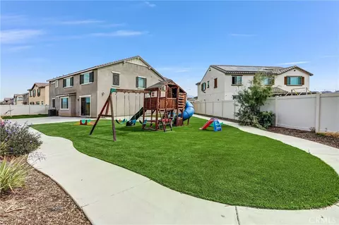 Exterior - 4570 Eagle Ave, Perris, CA 92571 photo 6 of 13