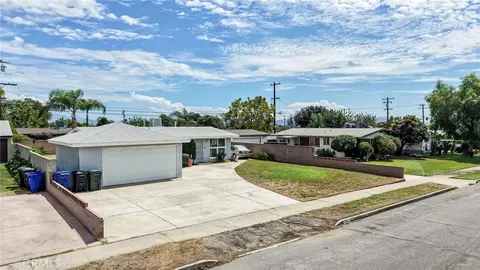 View/Area - 825 N Lilac Ave, Rialto, CA 92376 photo 7 of 7