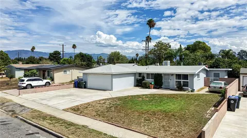 View/Area - 825 N Lilac Ave, Rialto, CA 92376 photo 6 of 7