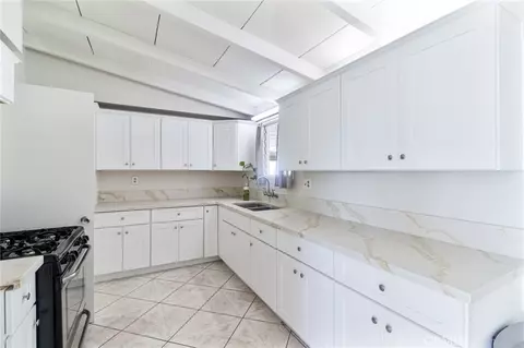 Kitchen - 825 N Lilac Ave, Rialto, CA 92376 photo 1 of 3