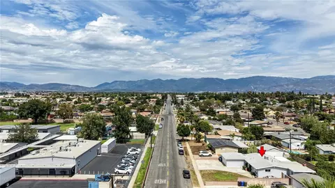 View/Area - 825 N Lilac Ave, Rialto, CA 92376 photo 2 of 7