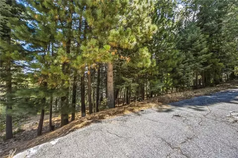 301 Fairway, Lake Arrowhead, CA 92352