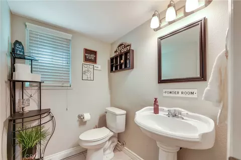 Bath - 642 Wilson Ave, Perris, CA 92571 photo 1 of 3