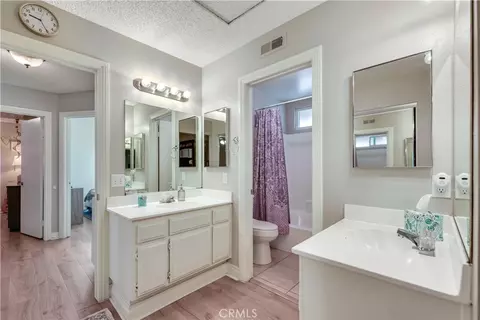 Bath - 642 Wilson Ave, Perris, CA 92571 photo 3 of 3