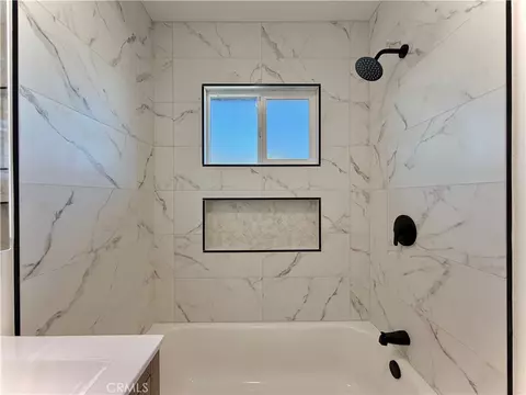 Bath - 5138 Challen Ave, Riverside, CA 92503 photo 4 of 4