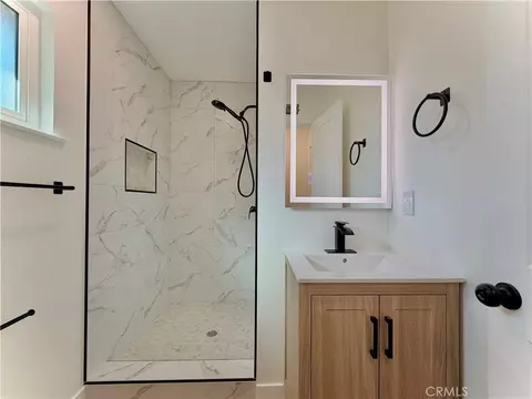 Bath - 5138 Challen Ave, Riverside, CA 92503 photo 2 of 4