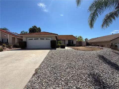 25431 Pistache Ct, Murrieta, CA 92563